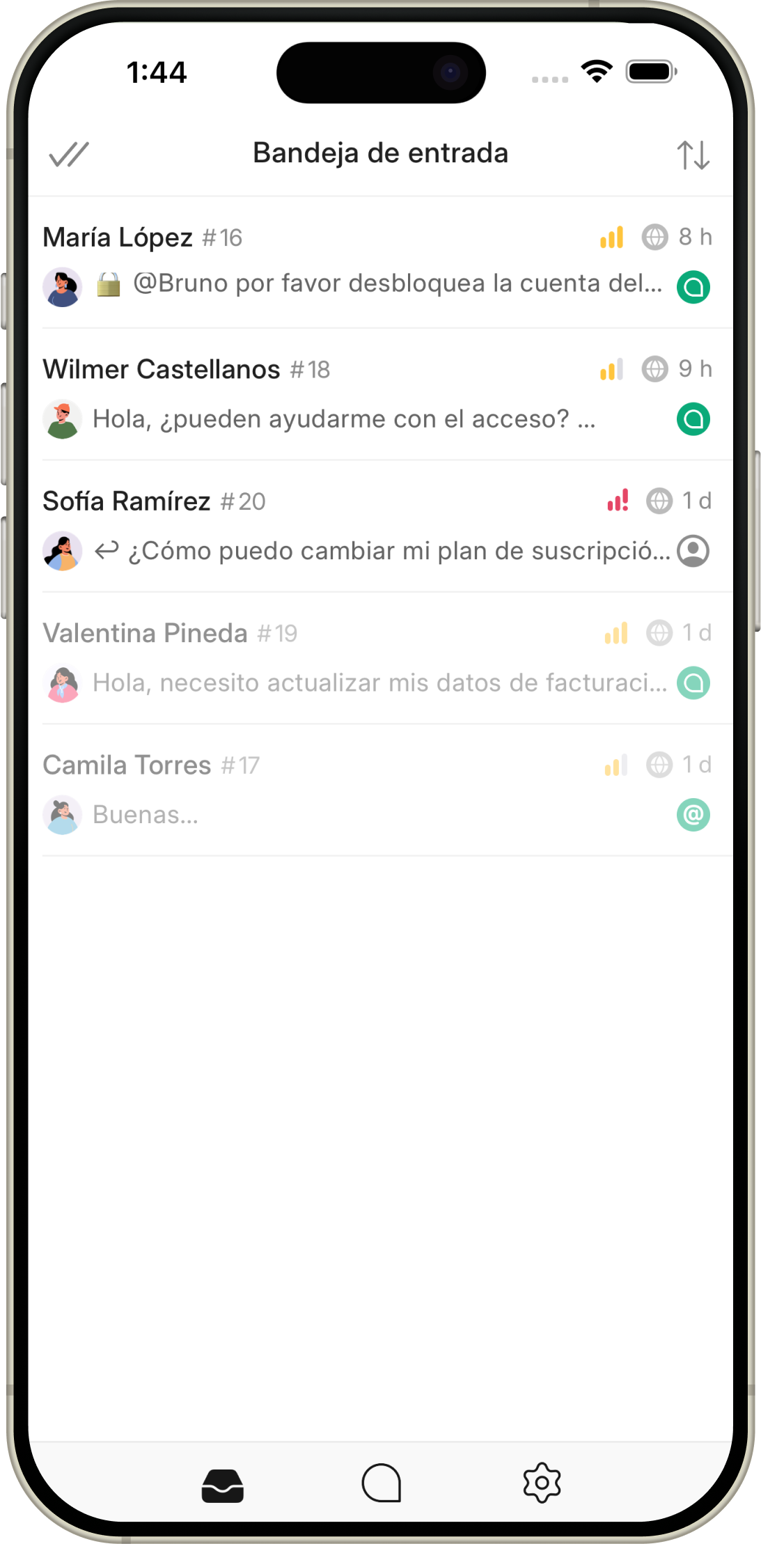Bandeja de entrada móvil de Zelta Chat mostrando conversaciones de clientes